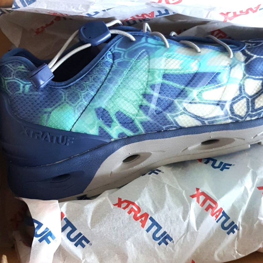 21. XTRATUF Spindrift Drainage Sneakers